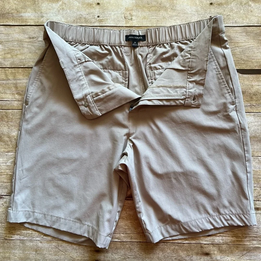 Banana Republic Core Temp Mens Shorts‎ 34 Khaki Tan Stretch Golf Chino